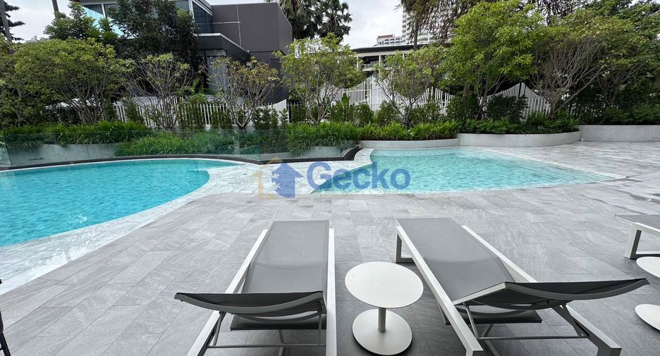 For rent 2 bedrooms condo in North Pattaya, Pattaya