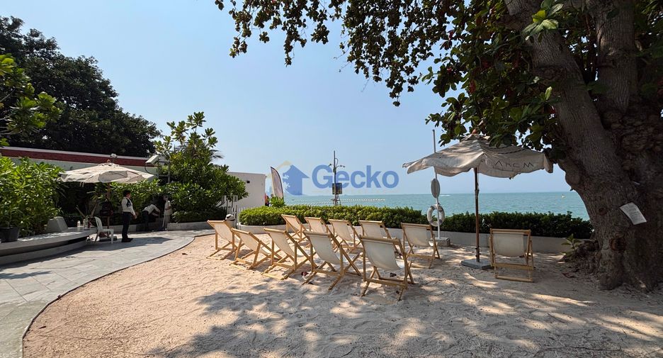 For rent 2 bedrooms condo in North Pattaya, Pattaya