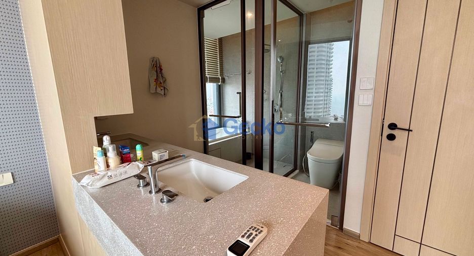 For rent 2 bedrooms condo in North Pattaya, Pattaya