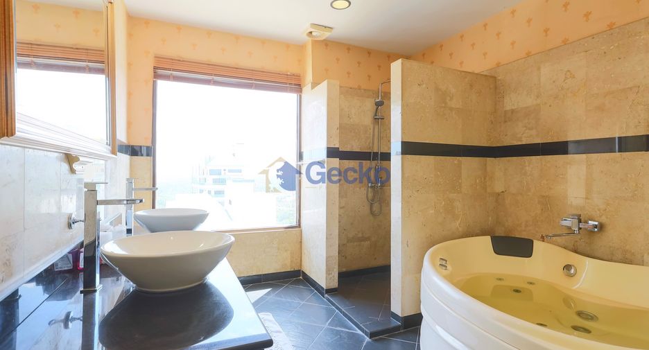 For sale 5 bedrooms condo in Mueang Chon Buri, Chonburi