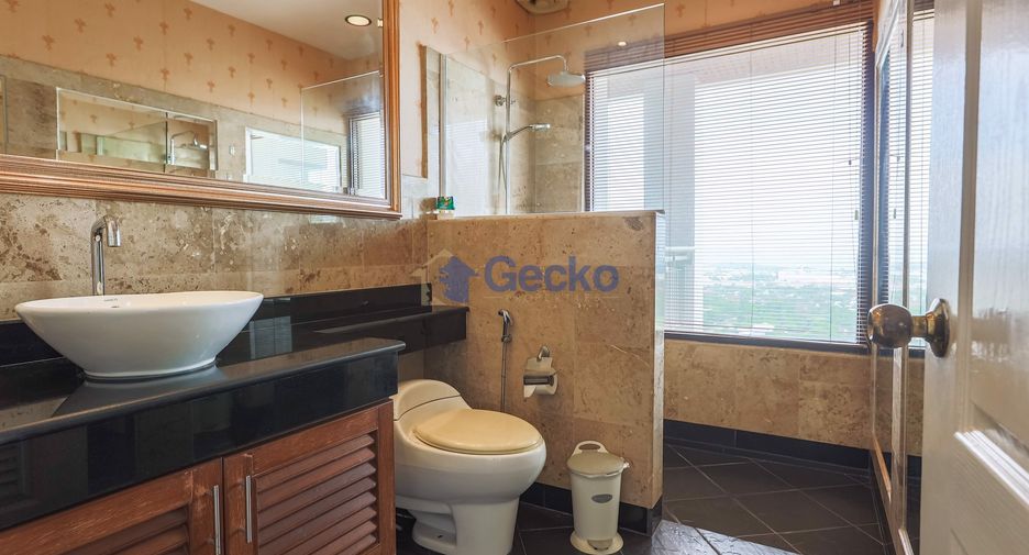 For sale 5 bedrooms condo in Mueang Chon Buri, Chonburi