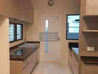 Casa en alquiler de 4 habitaciones en Bang Phli, Samut Prakan