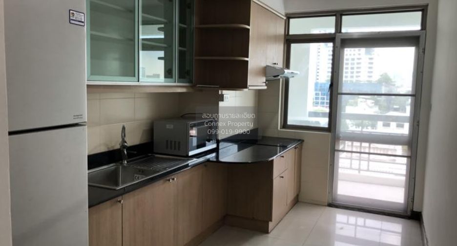 Condo en alquiler de 3 habitaciones en Watthana, Bangkok