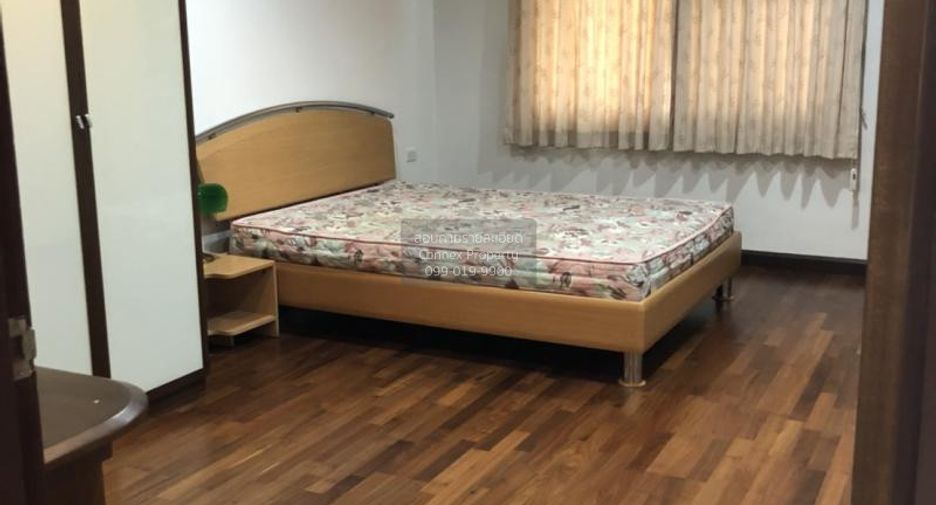 Condo en alquiler de 3 habitaciones en Watthana, Bangkok