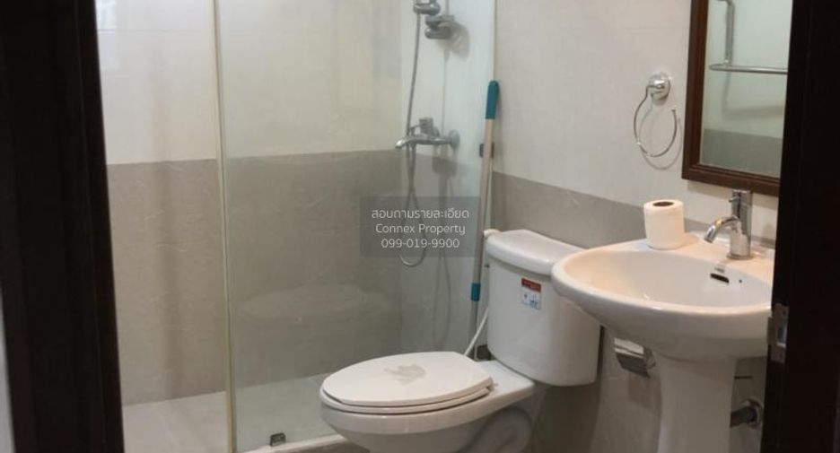 Condo en alquiler de 3 habitaciones en Watthana, Bangkok