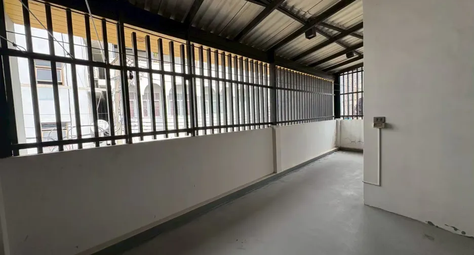 Reihenhaus zur Miete mit 3 Zimmer in Pathum Wan, Bangkok