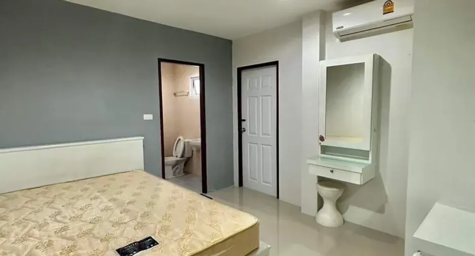 For sale 8 bedrooms townhouse in Thalang, Phuket