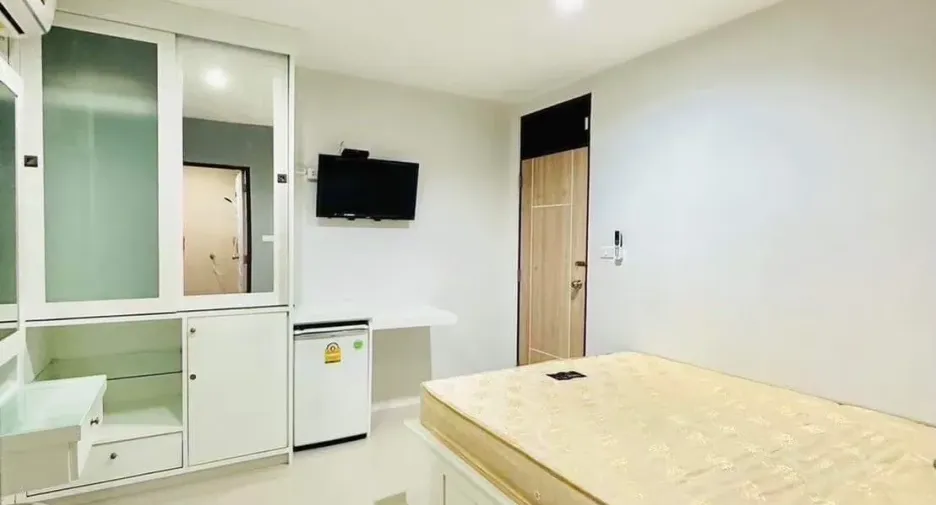 For sale 8 bedrooms townhouse in Thalang, Phuket