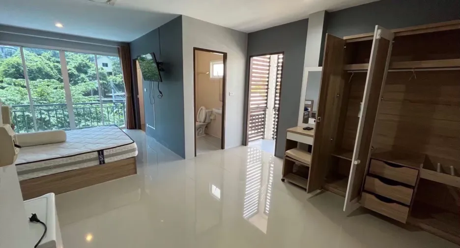 For sale 8 bedrooms townhouse in Thalang, Phuket