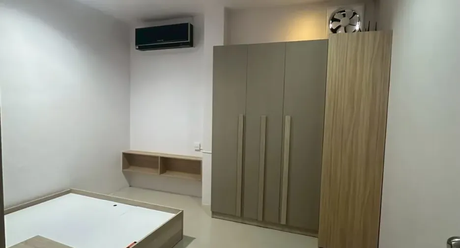 For sale 8 bedrooms townhouse in Thalang, Phuket