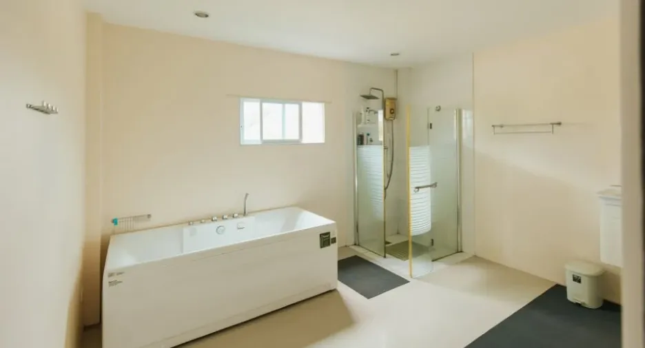 For sale 1 bed apartment in East Pattaya, Pattaya