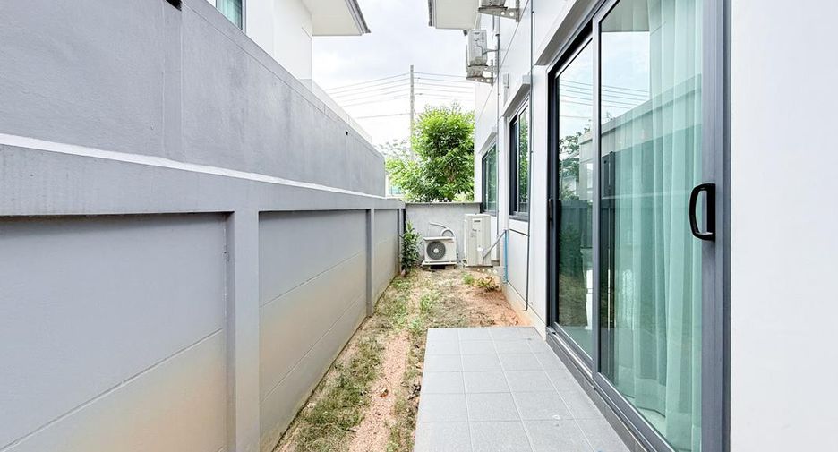 For sale 3 bedrooms house in East Pattaya, Pattaya