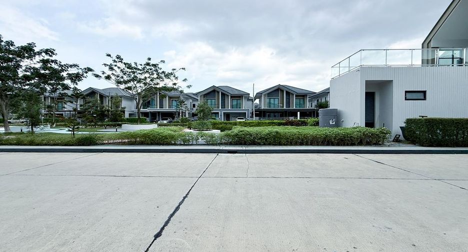 For sale 3 bedrooms house in East Pattaya, Pattaya