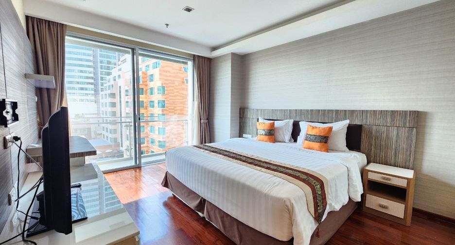 For rent 2 bedrooms condo in Khlong Toei, Bangkok