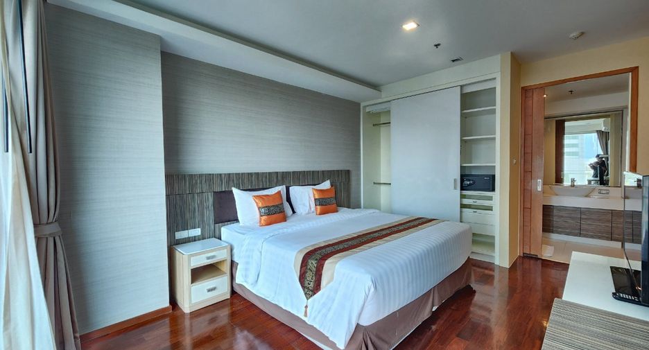 For rent 2 bedrooms condo in Khlong Toei, Bangkok