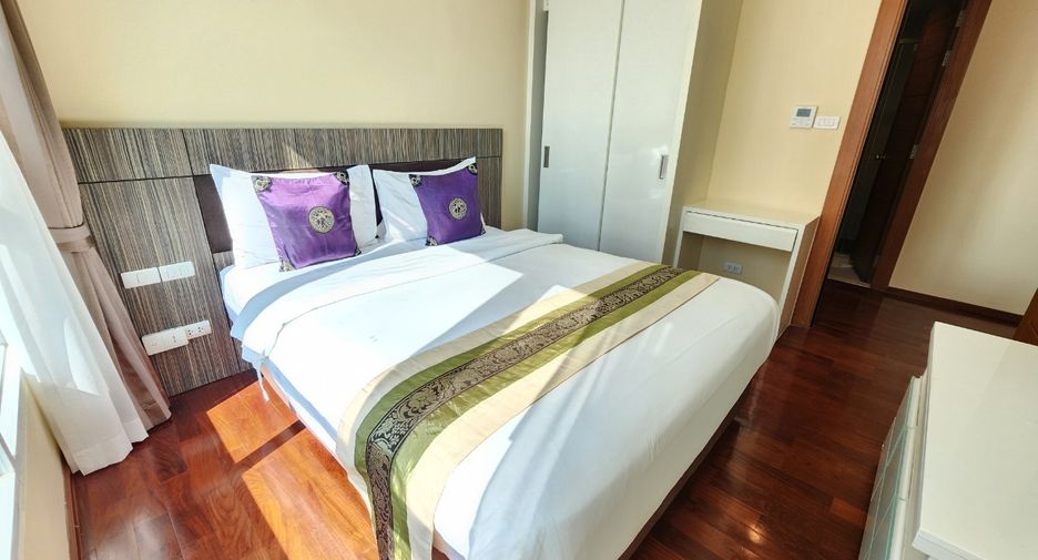 For rent 2 bedrooms condo in Khlong Toei, Bangkok