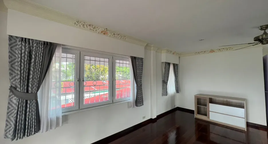 Villa en alquiler de 3 habitaciones en Mueang Phuket, Phuket
