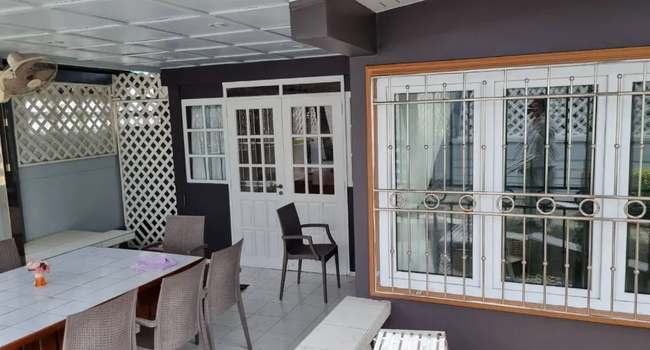 Villa en alquiler de 3 habitaciones en Mueang Phuket, Phuket