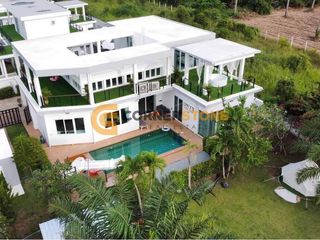 Casa en alquiler y en venta de 4 habitaciones en Bang Saray, Pattaya
