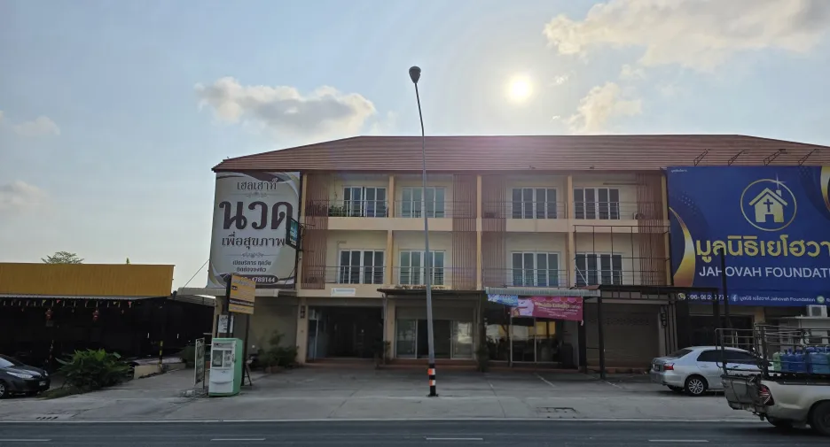For rent 4 bedrooms townhouse in Ban Chang, Rayong
