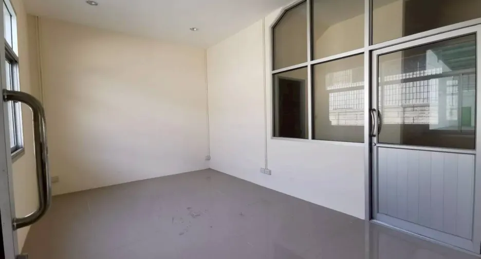 Haus zur Miete mit Studio in Lat Lum Kaeo, Pathum Thani