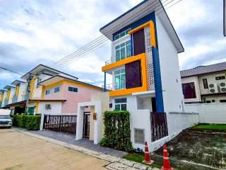 Casa en venta de 3 habitaciones en Phutthamonthon, Nakhon Pathom