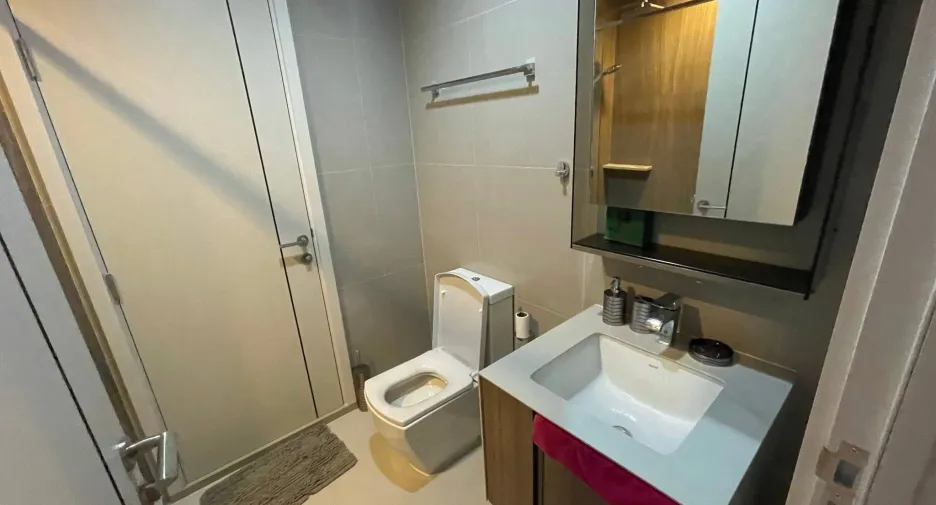 For rent 1 bed condo in Phaya Thai, Bangkok