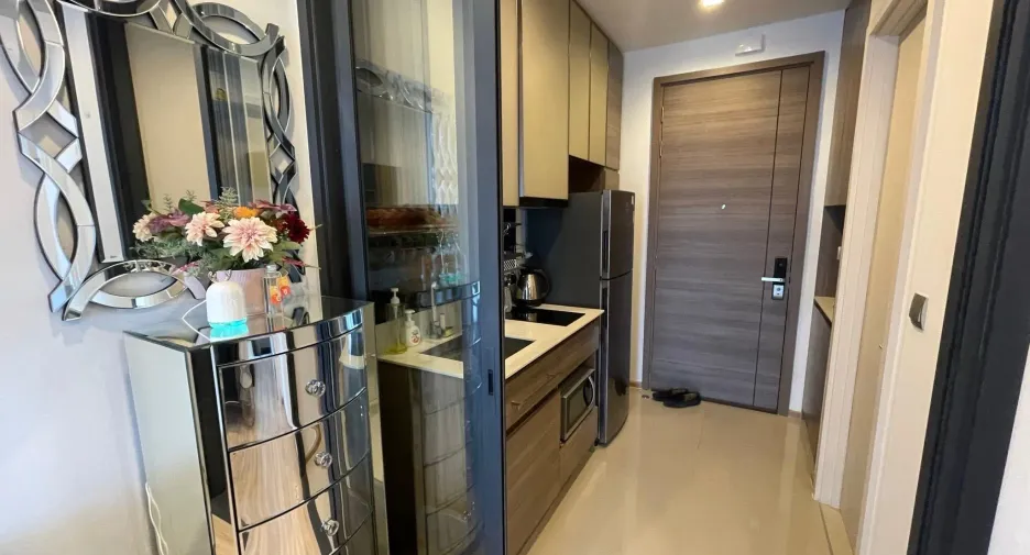 For rent 1 bed condo in Phaya Thai, Bangkok