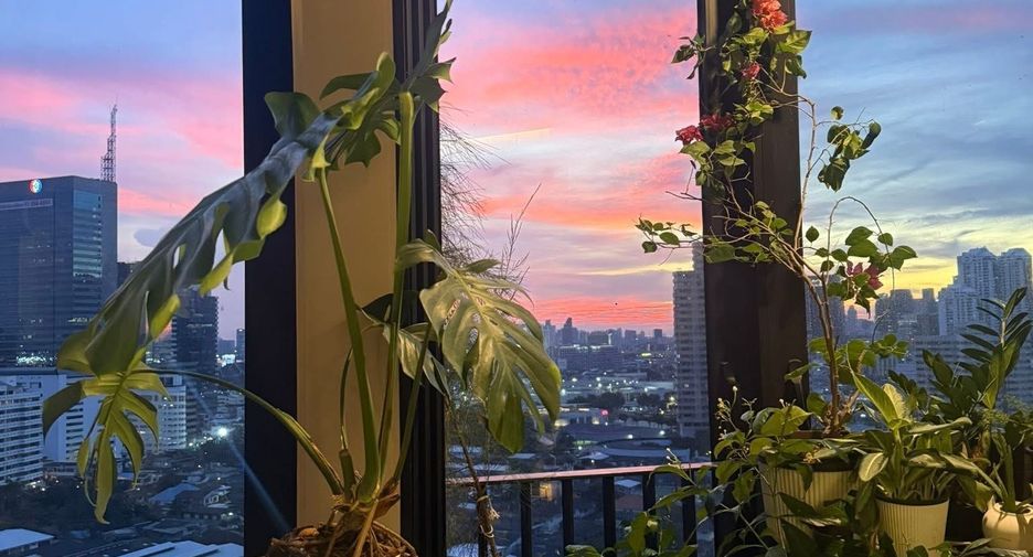 For rent 1 bed condo in Khlong Toei, Bangkok