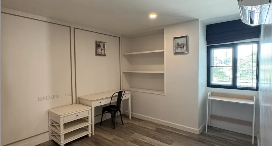 For rent 2 bedrooms condo in Phra Khanong, Bangkok
