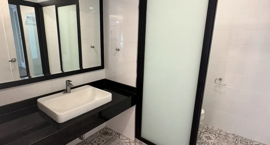 For rent 2 bedrooms condo in Phra Khanong, Bangkok