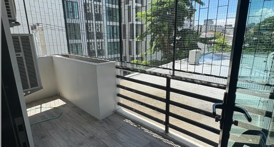For rent 2 bedrooms condo in Phra Khanong, Bangkok