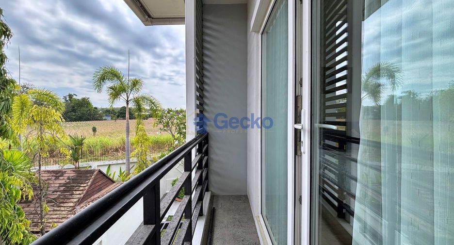 For rent 3 bedrooms house in East Pattaya, Pattaya