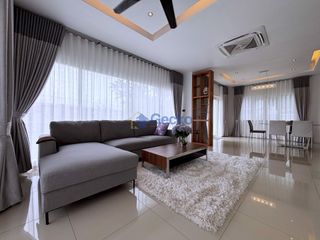 À louer 3 chambres maison à Bang Lamung, Chonburi