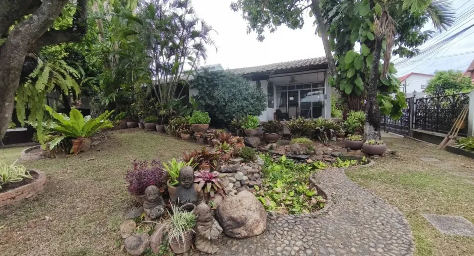 For rent 3 bedrooms house in Mueang Chiang Mai, Chiang Mai