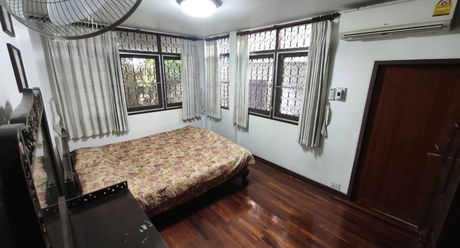 For rent 3 bedrooms house in Mueang Chiang Mai, Chiang Mai