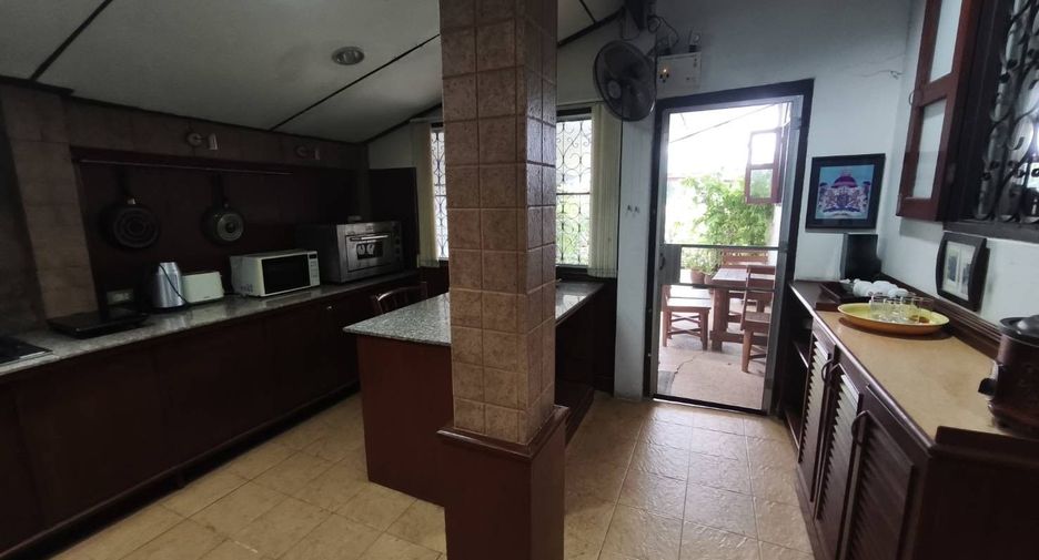 For rent 3 bedrooms house in Mueang Chiang Mai, Chiang Mai