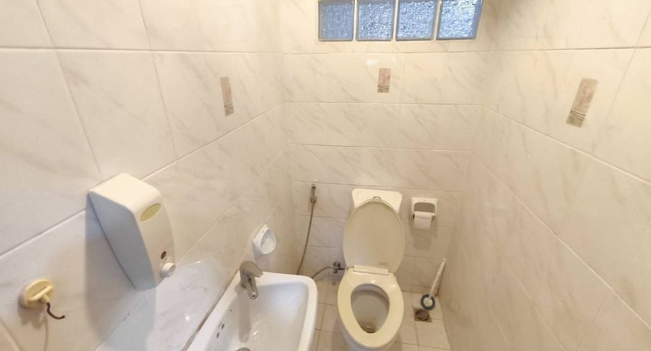 For rent 3 bedrooms house in Mueang Chiang Mai, Chiang Mai