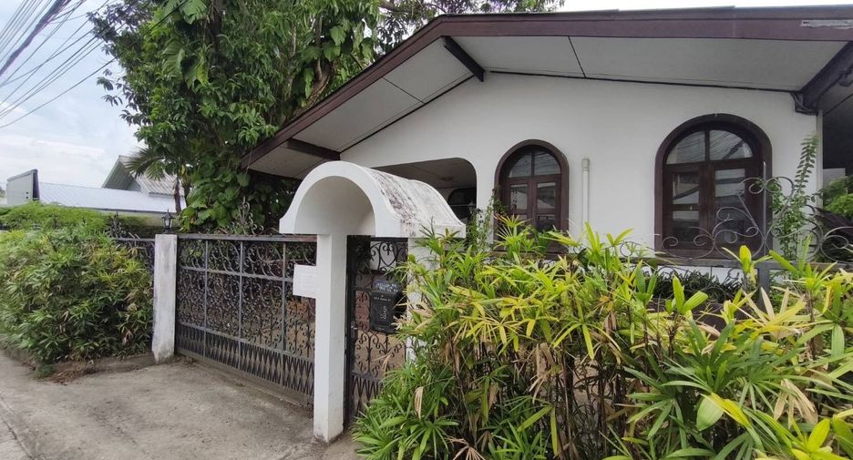 For rent 3 bedrooms house in Mueang Chiang Mai, Chiang Mai