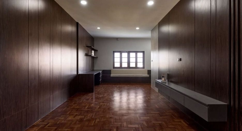 For sale 4 bedrooms townhouse in Mueang Chiang Mai, Chiang Mai