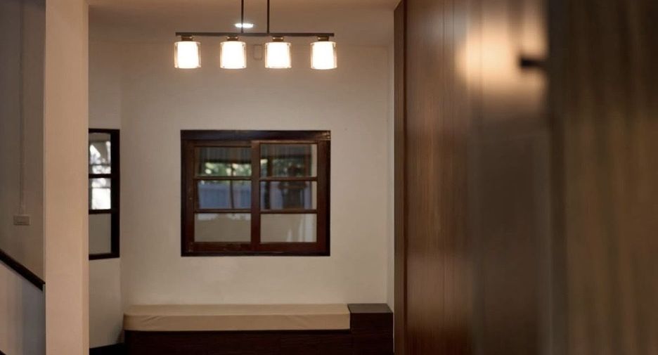 For sale 4 bedrooms townhouse in Mueang Chiang Mai, Chiang Mai