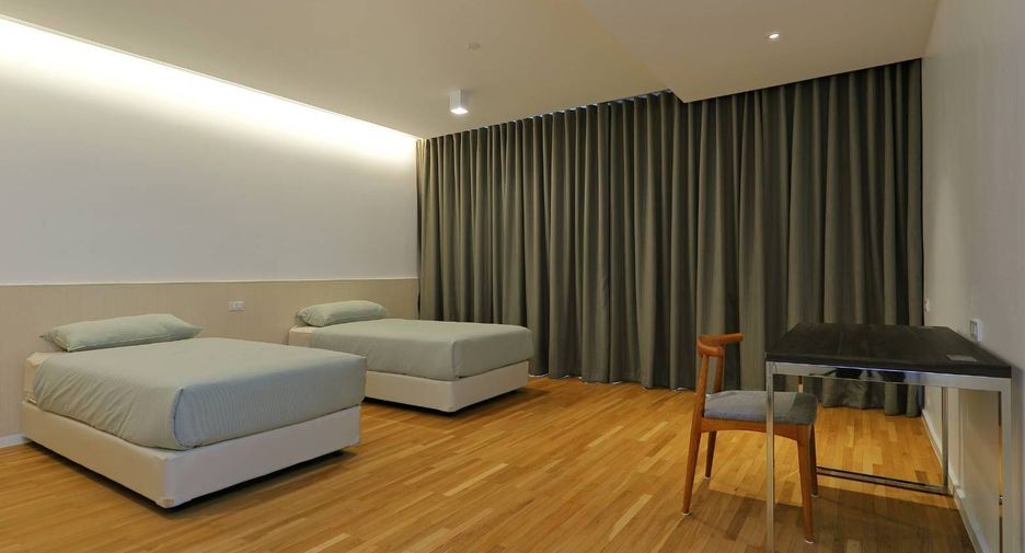 For rent 3 bedrooms apartment in Watthana, Bangkok