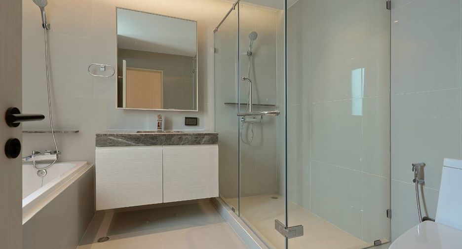 For rent 3 bedrooms apartment in Watthana, Bangkok