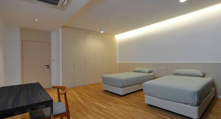 For rent 3 bedrooms apartment in Watthana, Bangkok