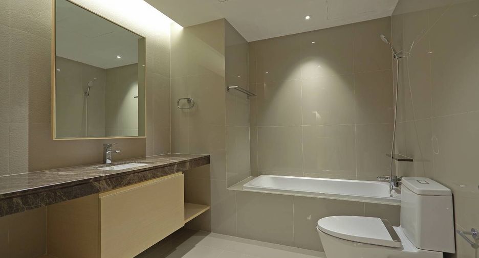 For rent 3 bedrooms apartment in Watthana, Bangkok