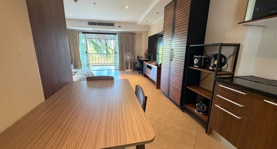 Wohnung zum Kauf mit Studio in Jomtien, Pattaya