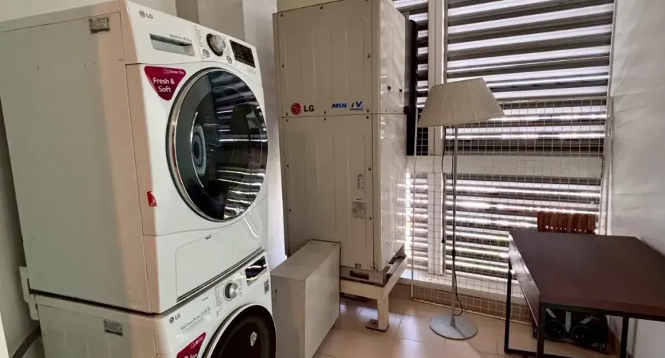 For rent 3 bedrooms condo in Khlong Toei, Bangkok