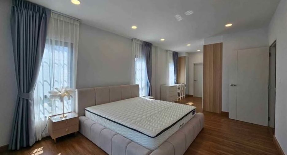 Haus zur Miete mit 4 Zimmer in Bang Phli, Samut Prakan