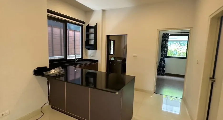 For rent 4 bedrooms house in Bang Phli, Samut Prakan