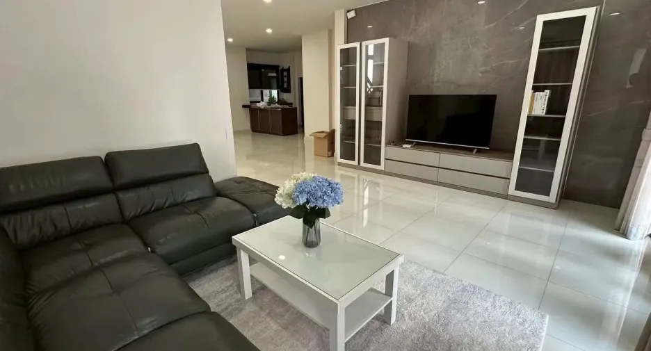 For rent 4 bedrooms house in Bang Phli, Samut Prakan